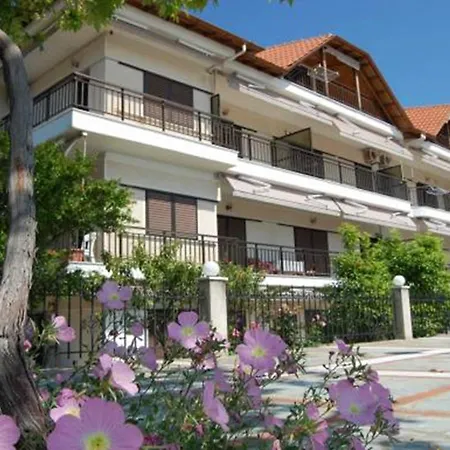 Melachrini Apartament *